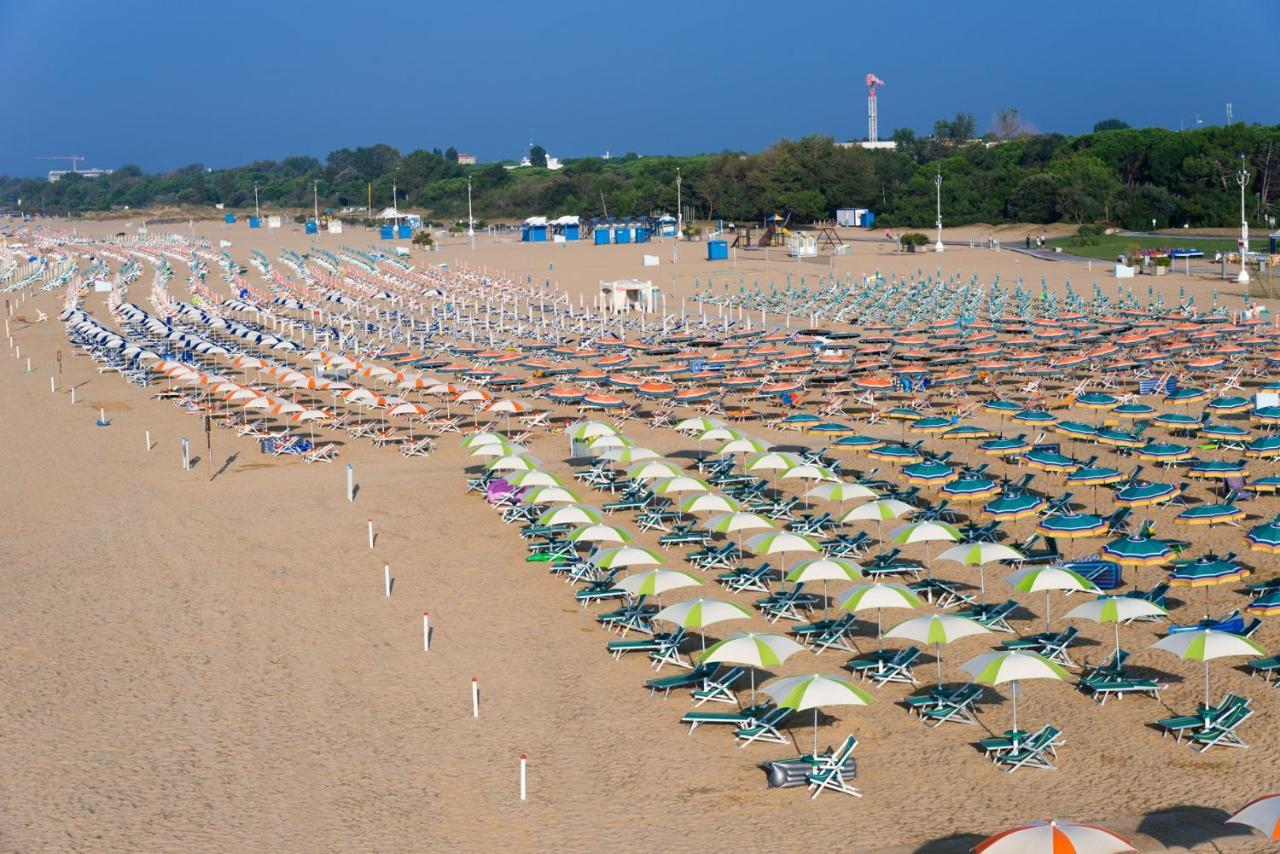 Girasoli Bibione Exteriör bild